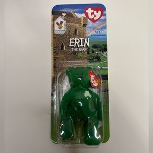 TY Teenie Beanies Erin the Bear Green Shamrock Plush 1999 McDonald's *misprint*